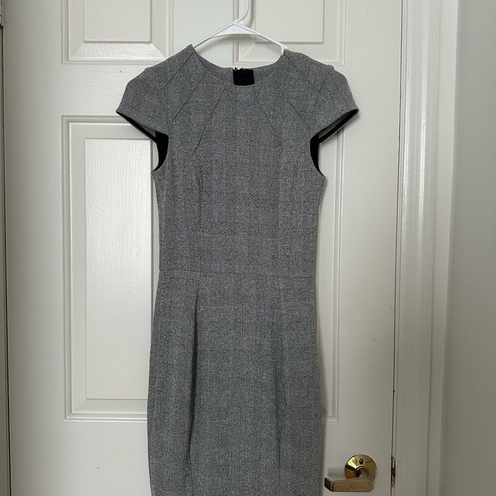 H&M Gray Cap Sleeve Midi Dress